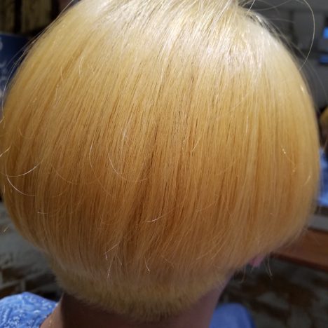 毛先だけ、明るく😊